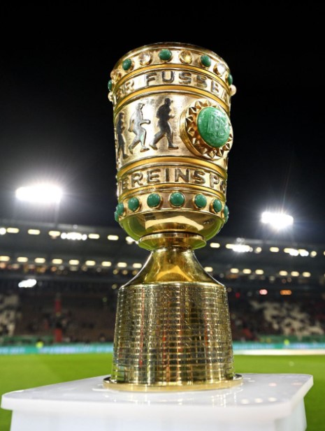 A valaha volt legnagyobb League Two - Okok, amiért a második Bundesligát felső szintű bajnokságként látogatják A futball rendkívül népszerű Németországban, talán jobban, mint bármely más európai országban, amint azt a statisztikák is megerősítik. A Premier Bundesliga az első helyen áll a világon a meccsenkénti nézettséget tekintve, átlagosan 42 992 szurkolót vonz. A németek futballszeretetét azonban még inkább bizonyítja a második Bundesliga magas látogatottsága, amely közvetlenül a hatodik helyen áll az öt élvonal mögött, még a francia Ligue 1-et is megelőzve.