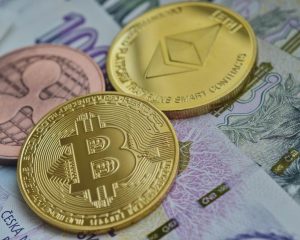Hogyan befolyásolja az online fogadás Magyarország gazdaságát és turizmusát? Na most kapaszkodj meg, mert nem csak a gólöröm meg a last minute odds pörgeti fel az embert, hanem a mögötte duruzsoló gazdasági gépezet is. Persze neked, mint fogadónak az a lényeg, hogy milyen szorzók mellett fogadhatsz. Illetve az, hogy a magyar sportfogadó oldalak milyen bónuszokkal kedveskednek számodra. Legalábbis érdemes ezekre is figyelned. Magyarországon az online fogadás nem csak szórakozás – ez egy komoly biznisz, ami már rég nem a kispadon ücsörög, hanem masszívan beszállt a gazdaságba meg a turizmusba is.